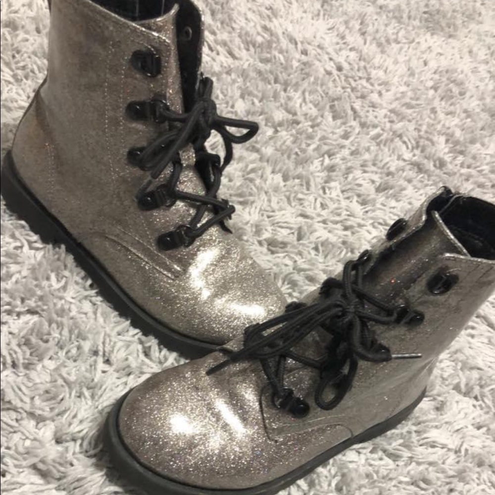 Girls size 1 combat boots